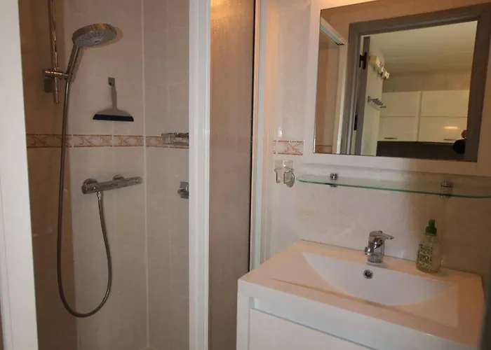 Belle De Climatisee, Confort, Tamaris, Acces Payant Aux Piscines Animation, Wifi, 2 Chambres, 5 Couchages Lrtamb19 * Portiragnes